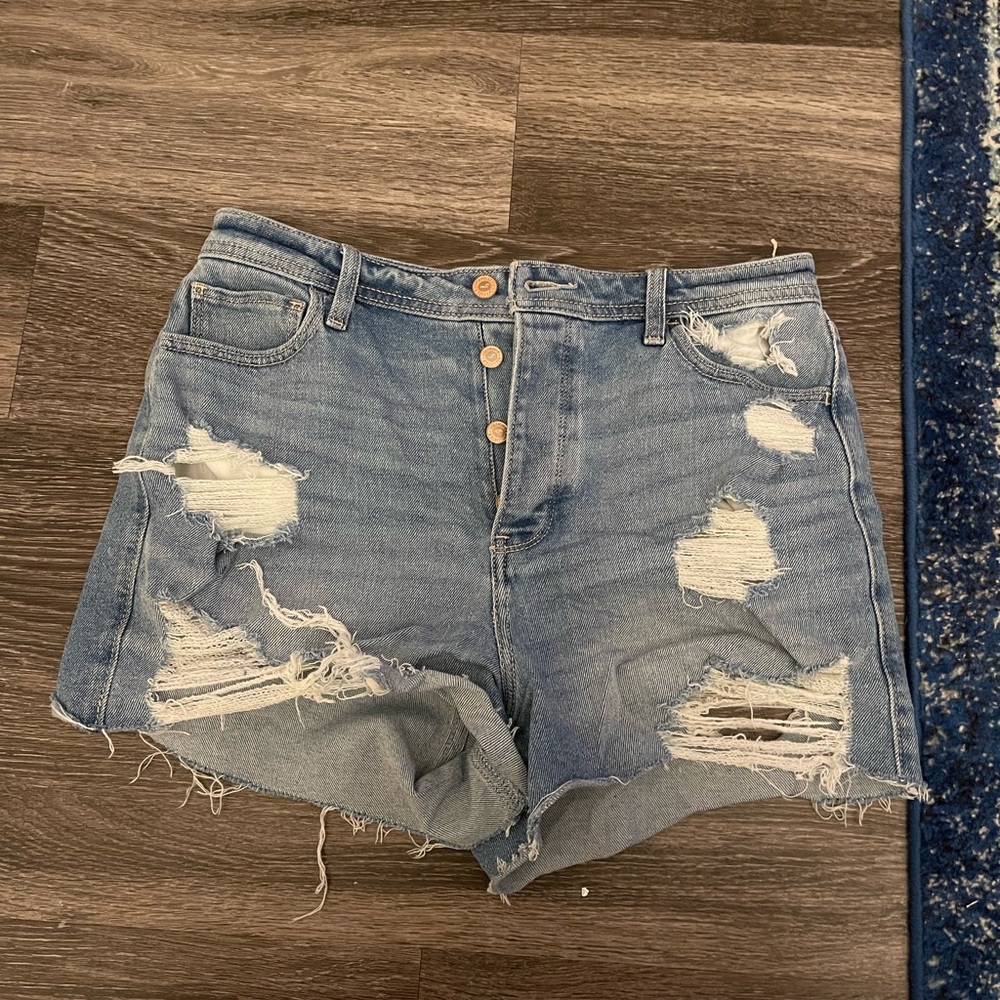 Hollister Ultra High Rise Mom Short
